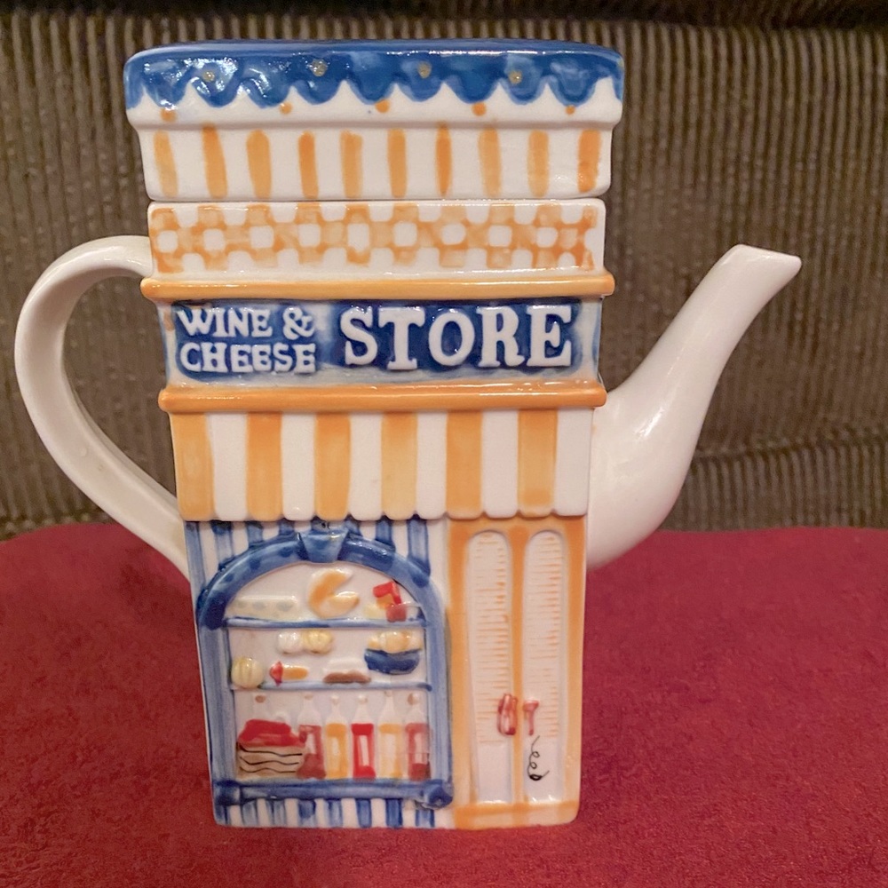 Mrsf collectors teapot (Main Street collection)